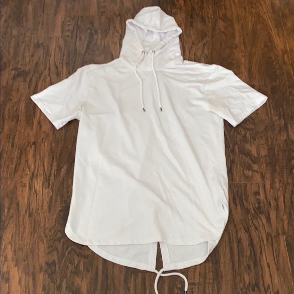 White short sleeve T-shirt with hoodie